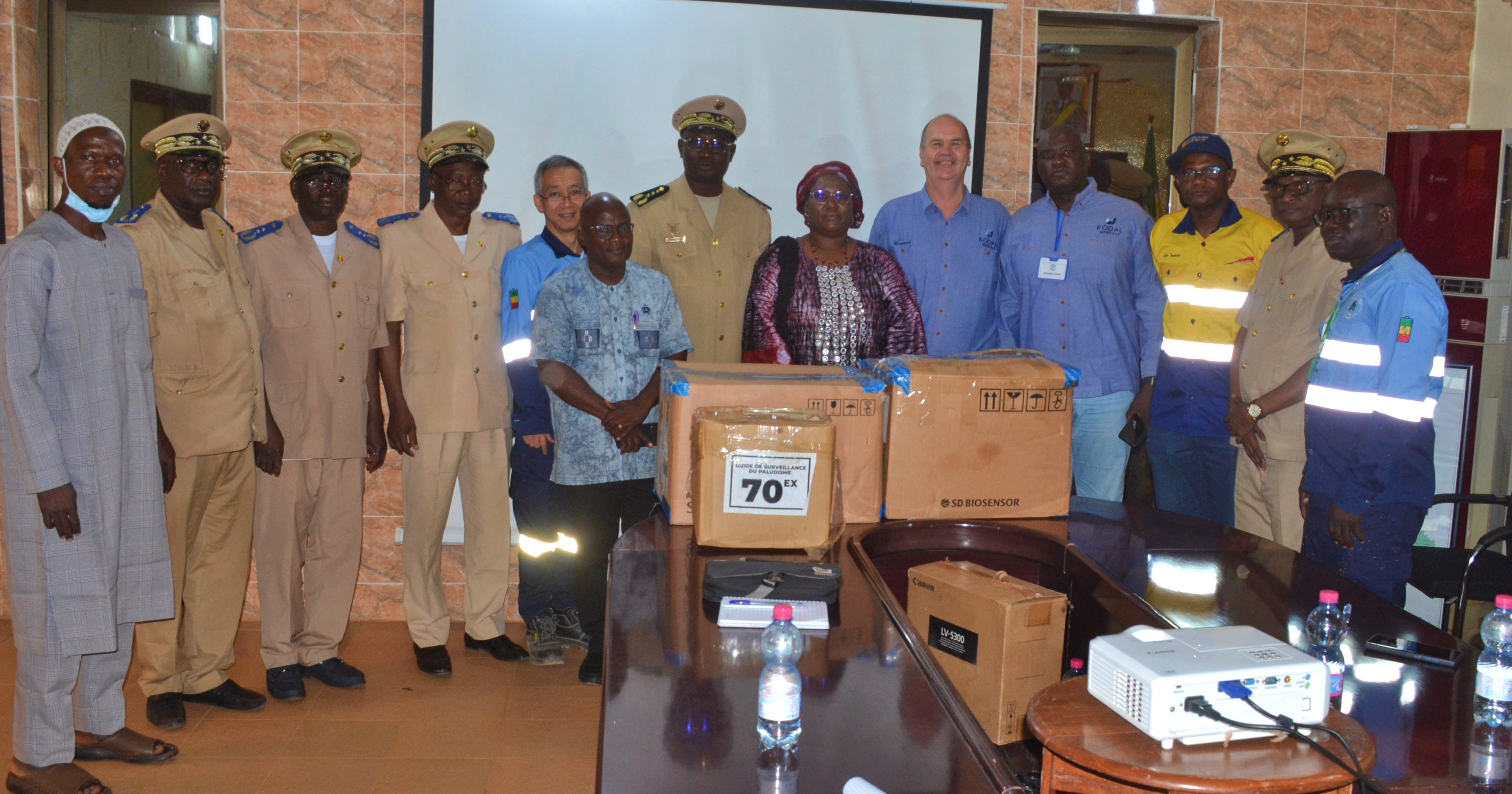 馬里鋰礦項(xiàng)目聯(lián)合復(fù)星基金會(huì)向本地社區(qū)捐贈(zèng)抗瘧疾藥物